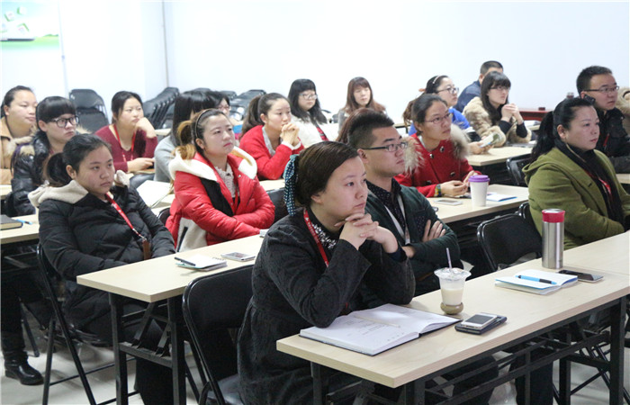 創(chuàng)新、分享、提高---記河南青峰2014年度總結(jié)會